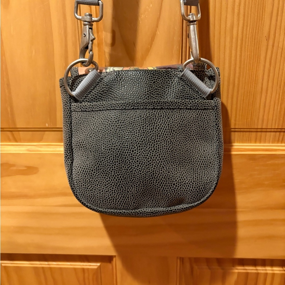 Haiku eco-friendly crossbody bag - Picture 3 of 12